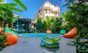 Bananoviy Rai Hotel
